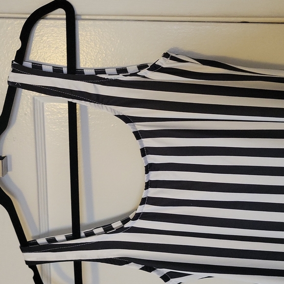 Dress - Picture 2 of 5